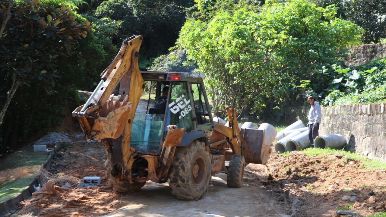 Trecho final da Rodovia Rafael da Rocha Pires no Sambaqui será pavimentada