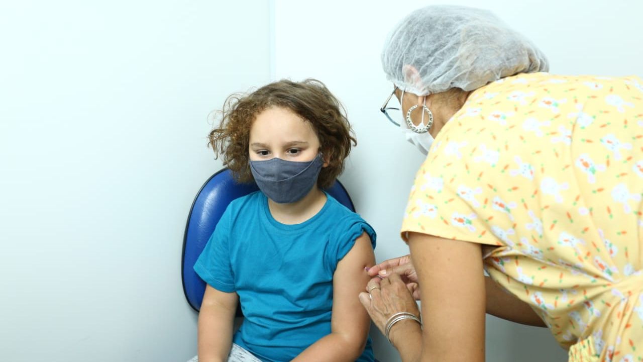Florianópolis libera vacinação contra a covid-19 para crianças de 5 anos 