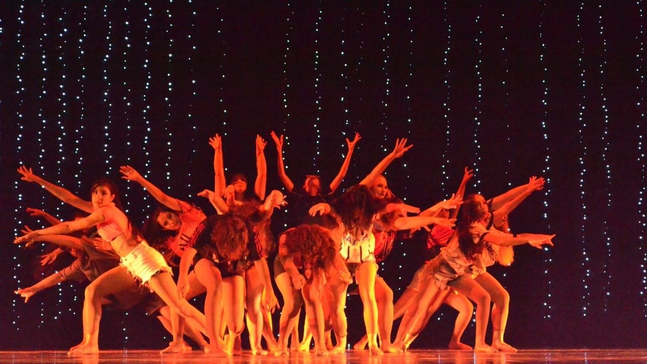Bailarinas de Maringá vendem rifas para participar de Festival de Dança em Florianópolis